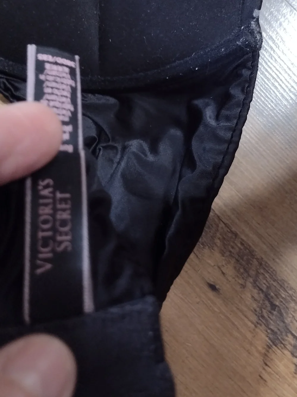 Victoria's Secret Black Bombshell Plunge Bra Size 38dd